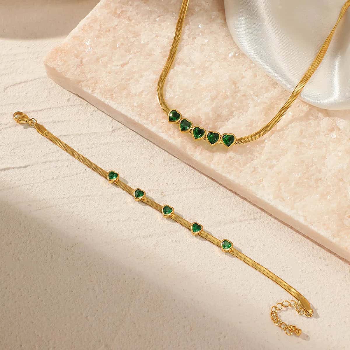 Bijuterii Strălucitoare Femei – Set Placat Aur 14K, Cu Cristale Verzi Și Inimi 1108K